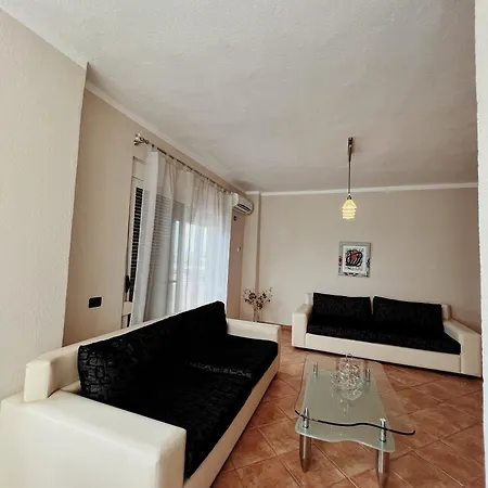 Lovely Golem, Durres